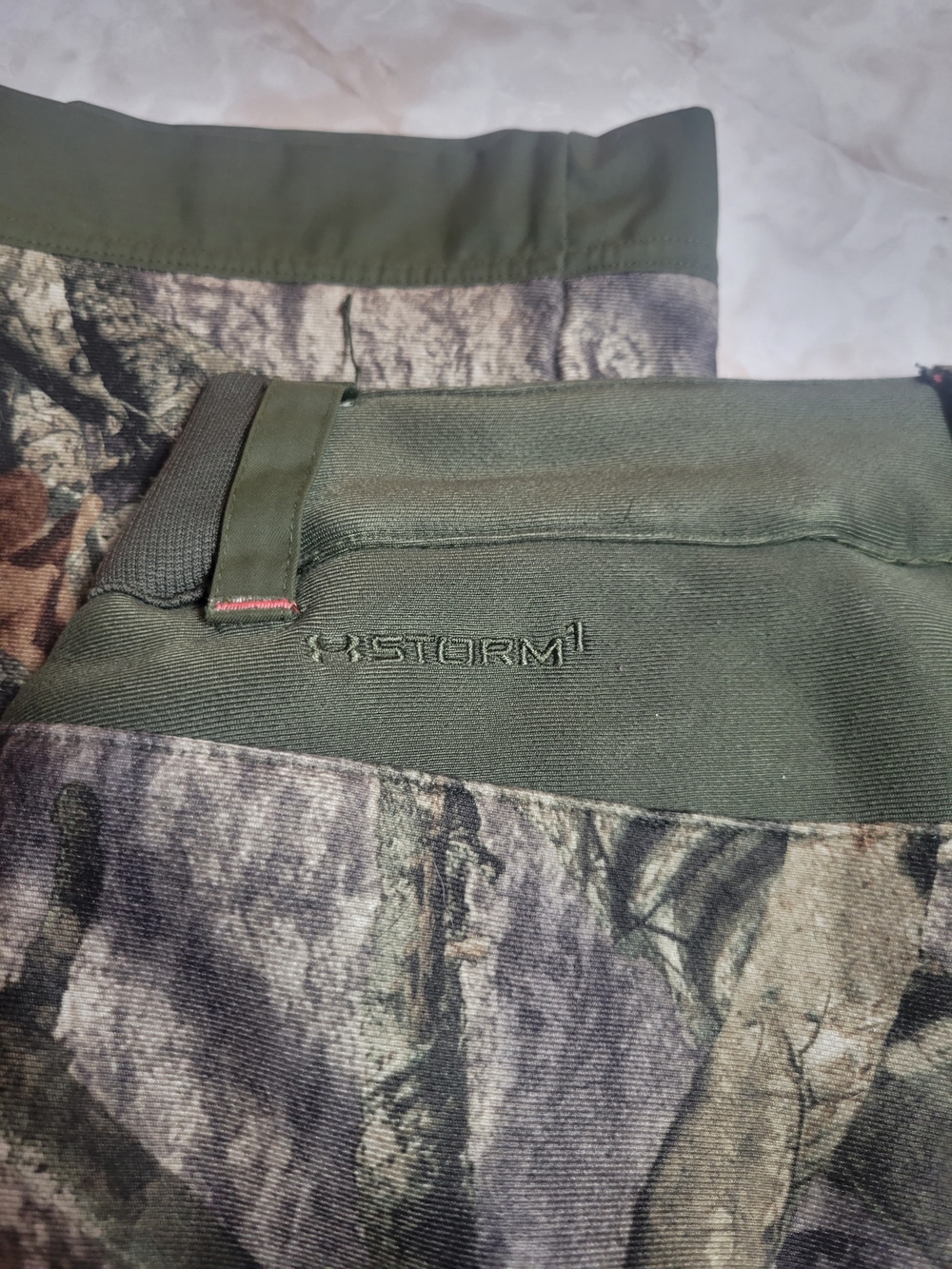 Under Armour Camo Hunting Pants Women’s SM/P Loose Fit ColdGear Mossy Oak Outdoo - Picture 8 of 16